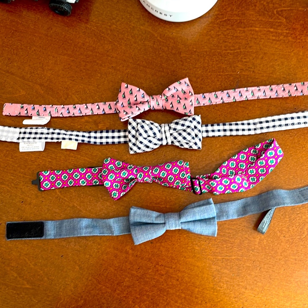 4 toddler Bow-Ties!